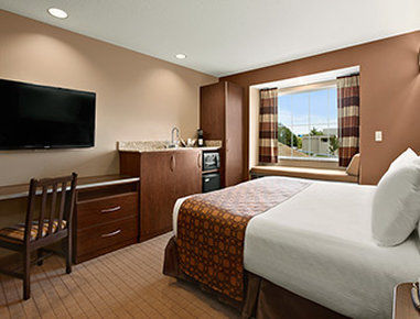 Microtel & By Wyndham St Clairsville - Wheeling