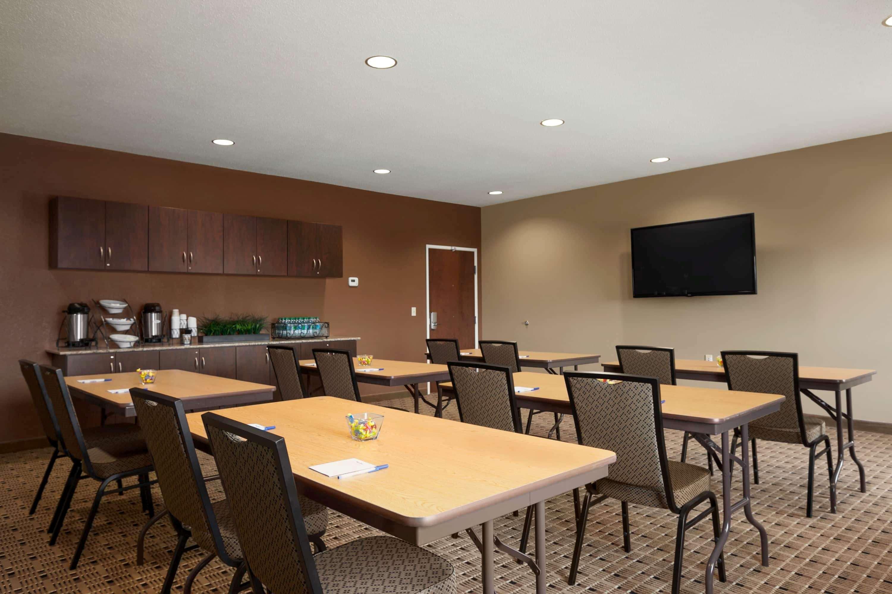 Microtel & By Wyndham St Clairsville - Wheeling Hotel