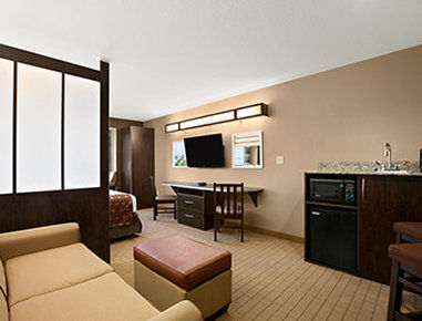 Microtel & By Wyndham St Clairsville - Wheeling Hotel